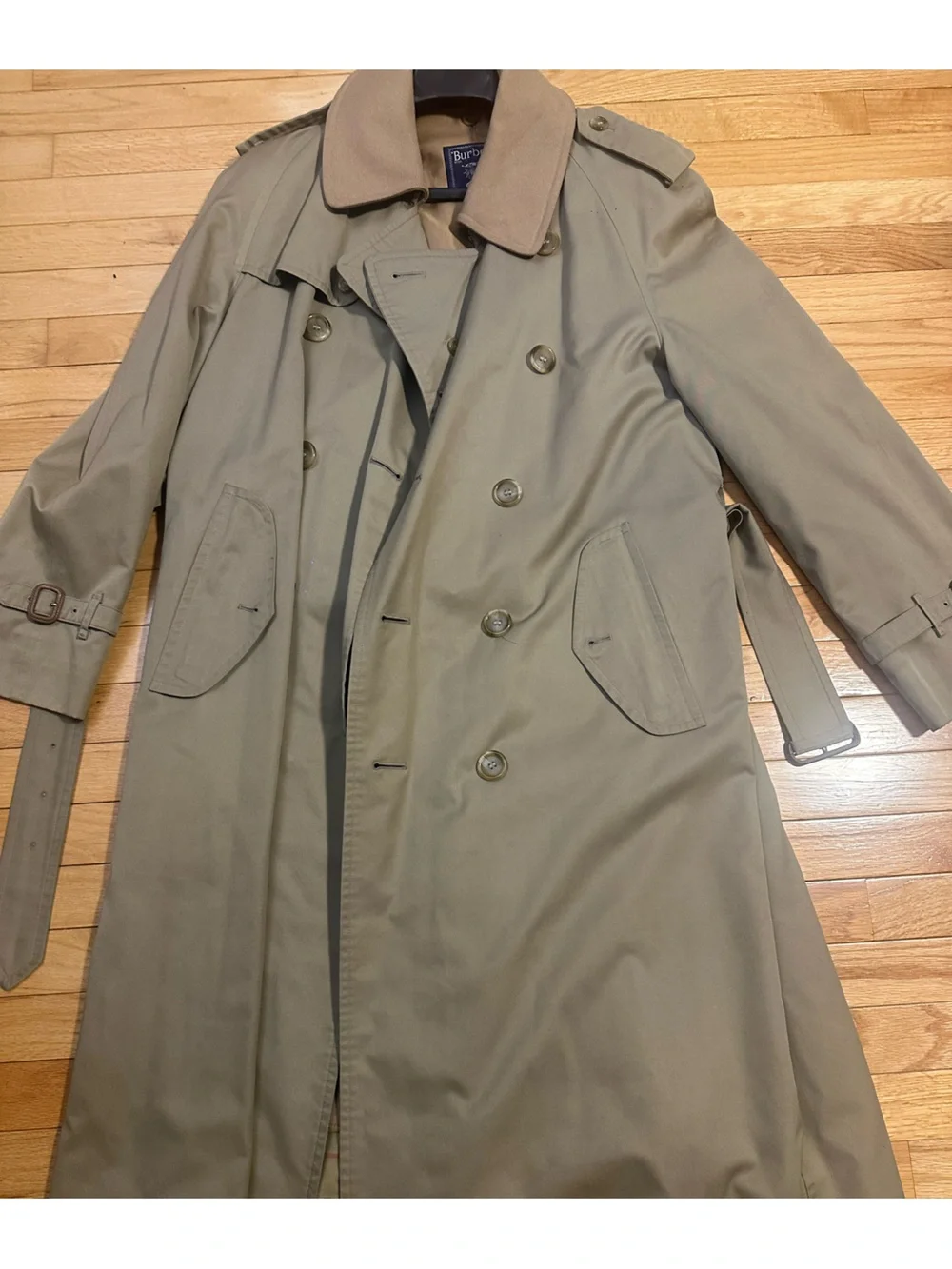Burberry Beige Men’s Trench Coat with Branded Label Size 40 Regular